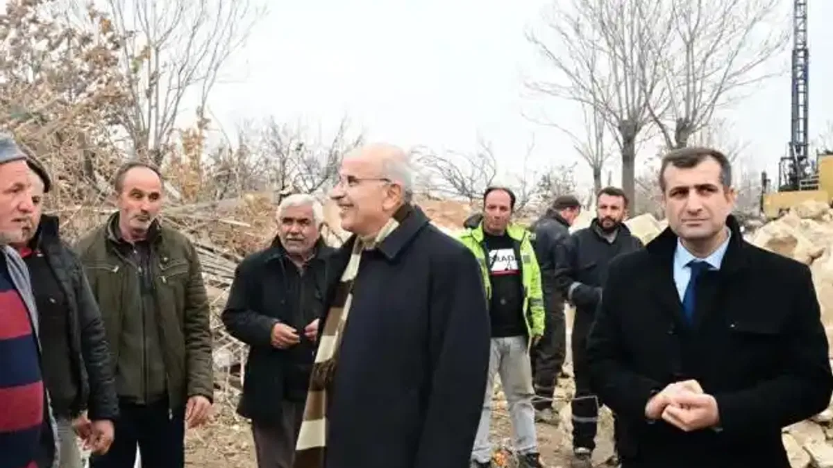 Başkan Er, Taştepe Mahallesi rezerv alanında incelemelerde bulundu
