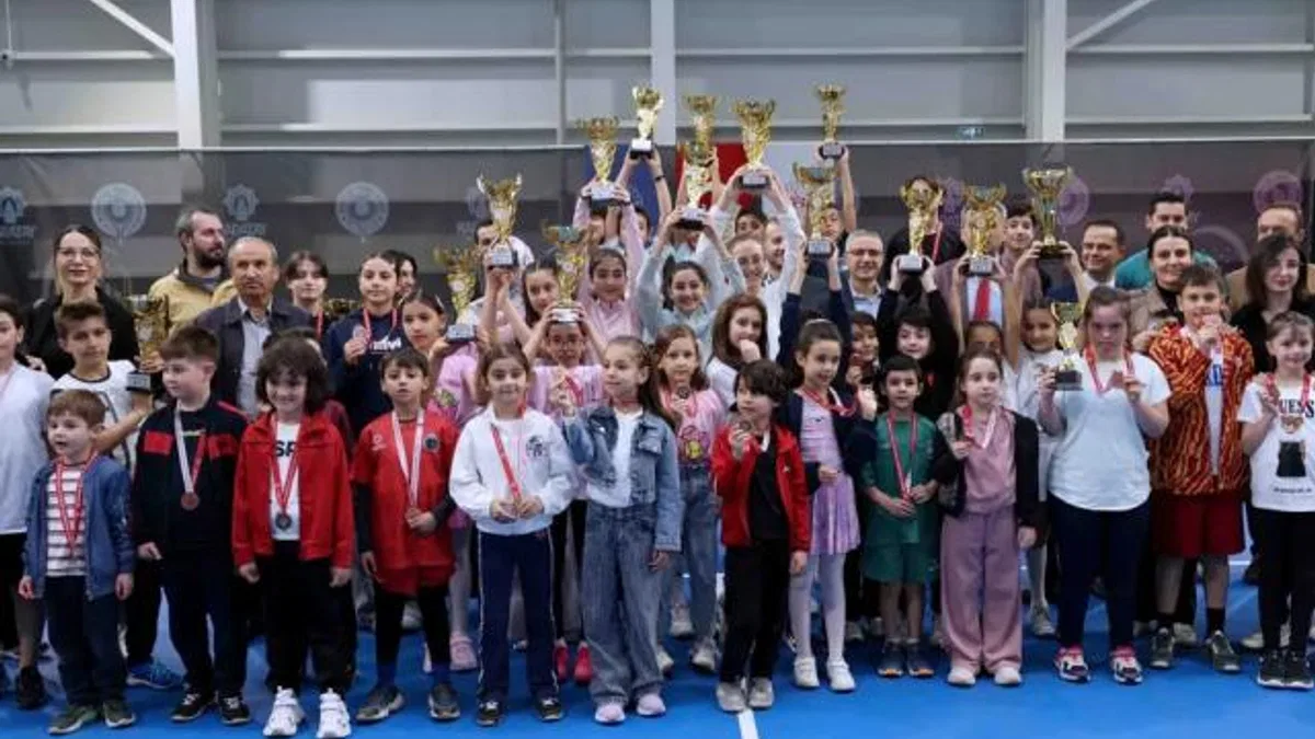 Konya Karatay'da 23 Nisan Turnuvası kupalarla taçlandı