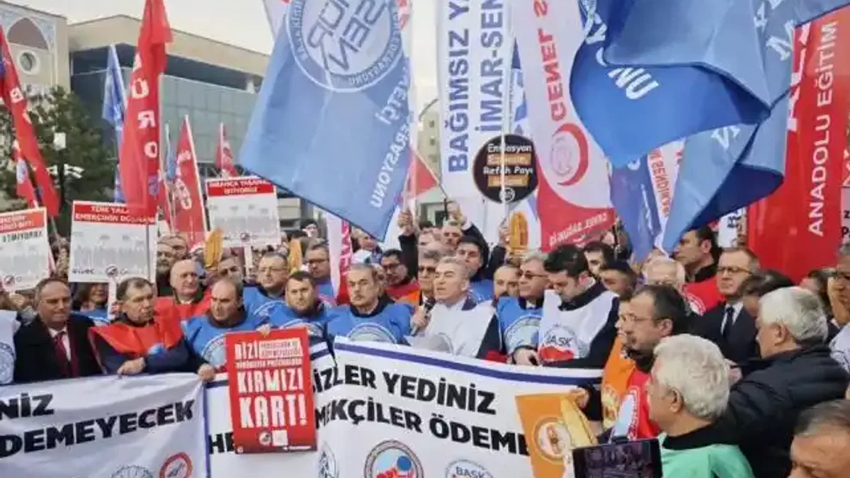 Memurlar yurt genelinde iş bıraktı!