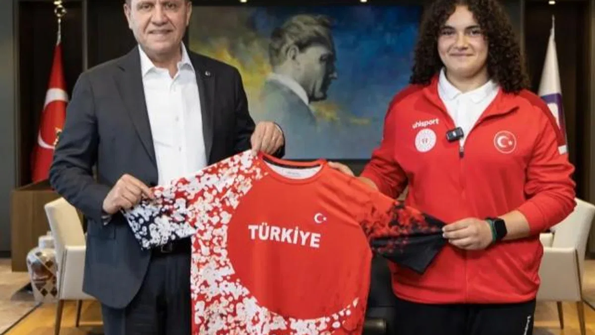 Dünya 2.’si kır çiçeği Nidanur’dan Başkan Seçer’e ziyaret