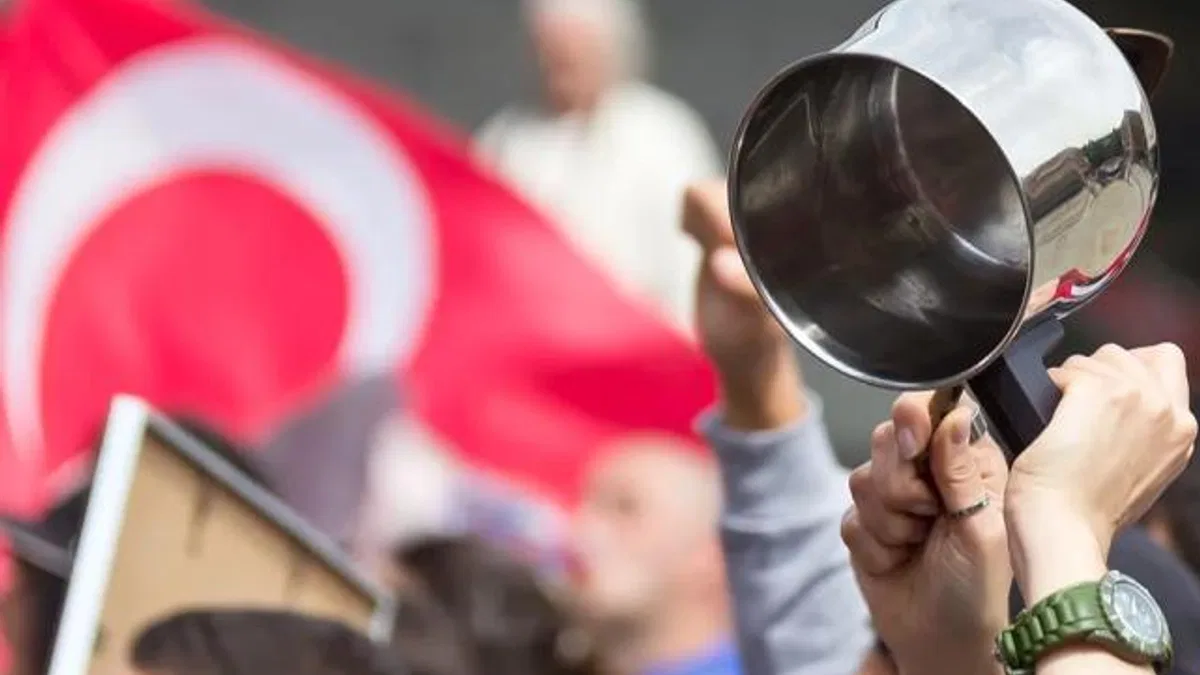 TBMM kararına karşı ülke genelinde eylem... DEV EMEKLİ-SEN emekli hakları için nöbette