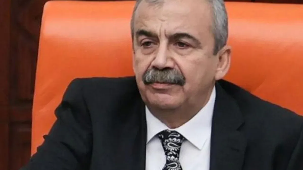 Sırrı Süreyya Önder hayatını kaybetti!