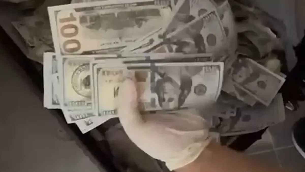 Esenyurt’ta sahte dolar operasyonu! 2 milyon 890 bin dolar ele geçirildi