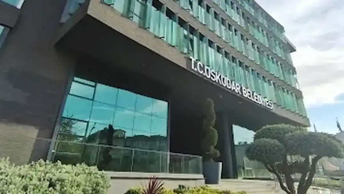 Üsküdar'da Kanuni Süre Doldu, Valilik Çekişmesi Son Gün