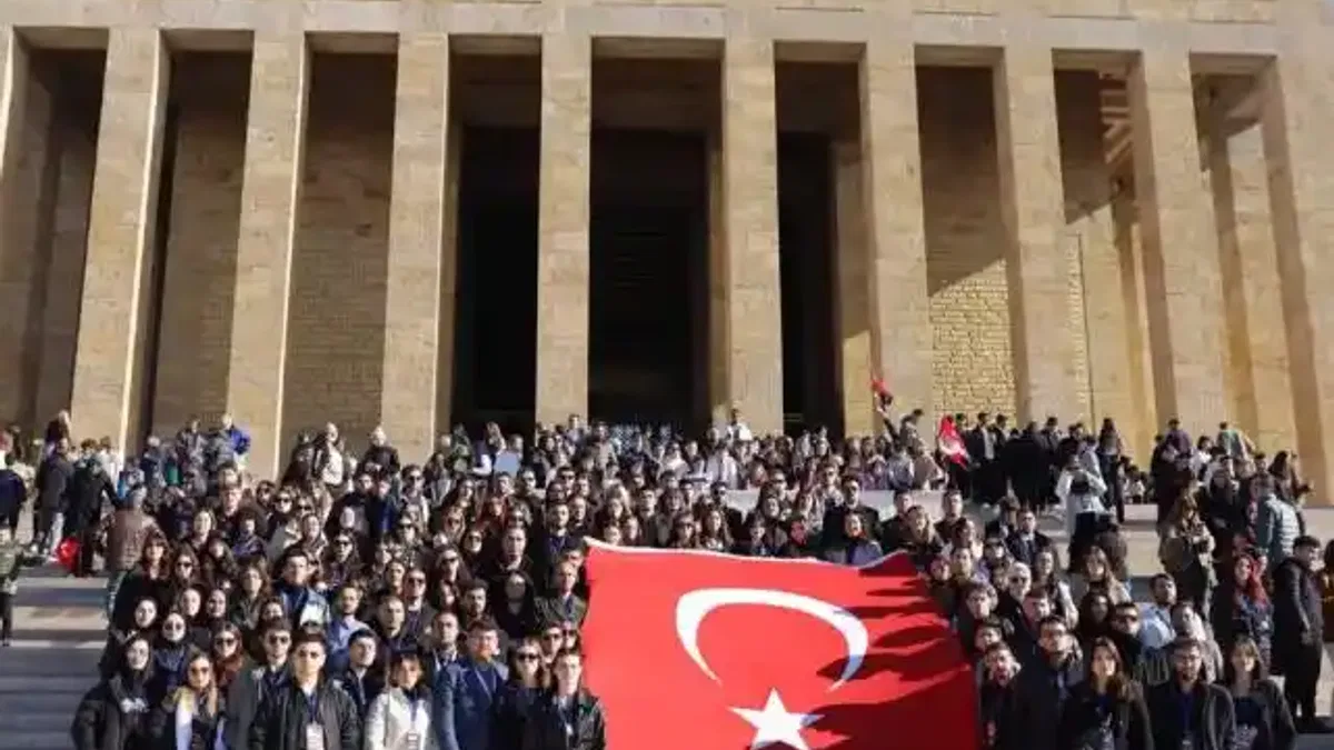 6,5 milyonu aşkın kişi Ata'nın huzuruna çıktı