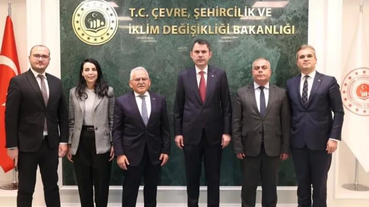 Memduh Büyükkılıç'tan Bakan Kurum'a ziyaret