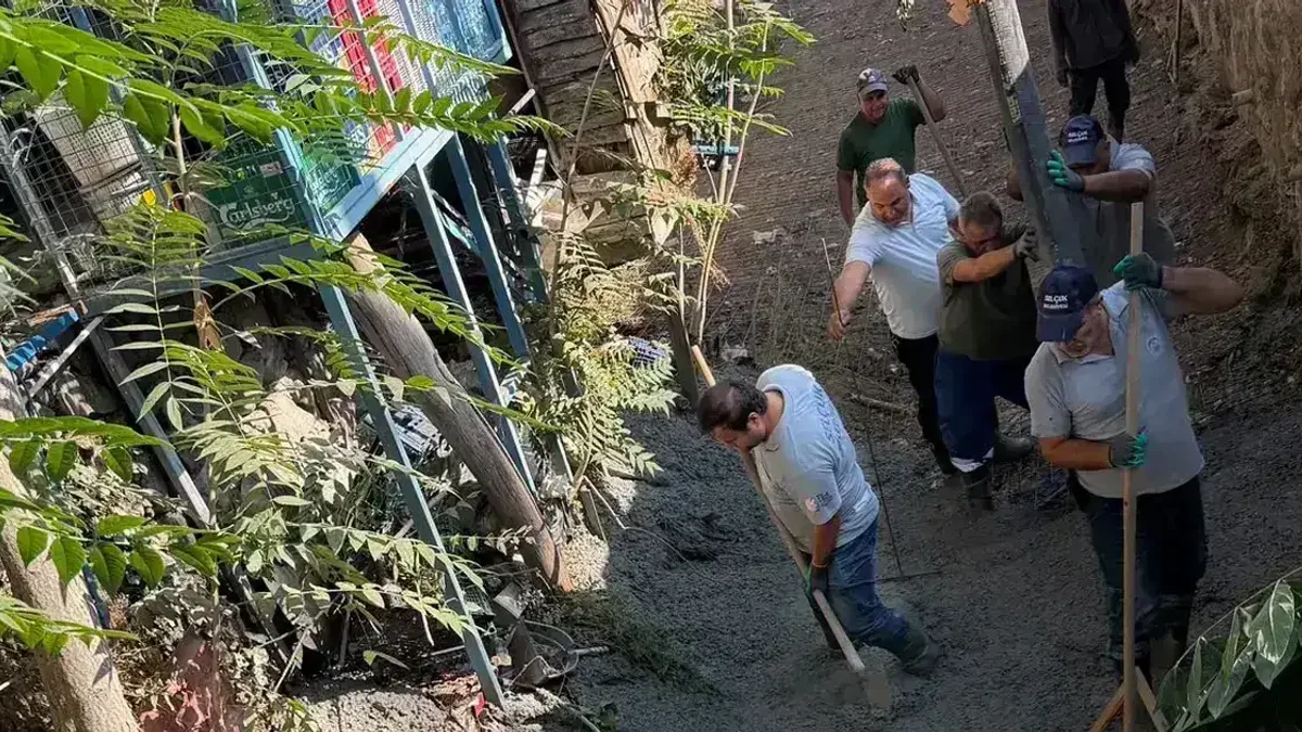 İzmir Efes Selçuk'ta derede altyapı çalışması