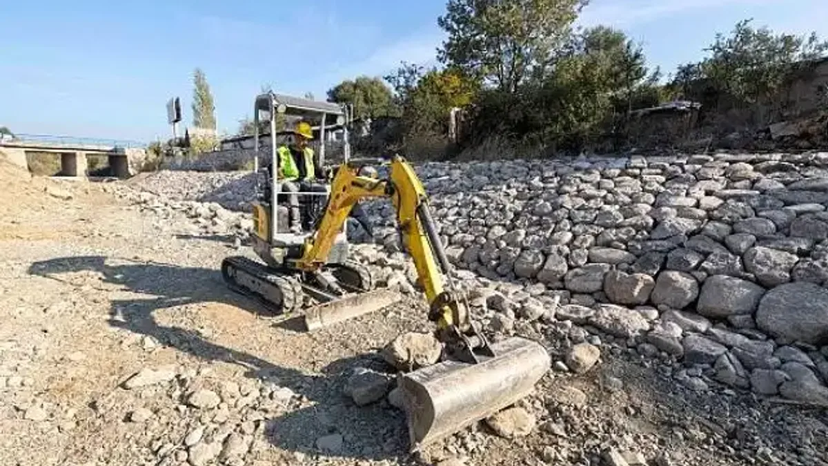 Yarımada dereleri ıslah ediliyor