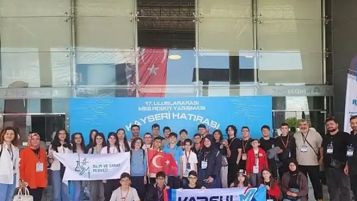 Kapsül Teknoloji Platformu'ndan MEB Robot Yarışması'nda 6 Derece Birden