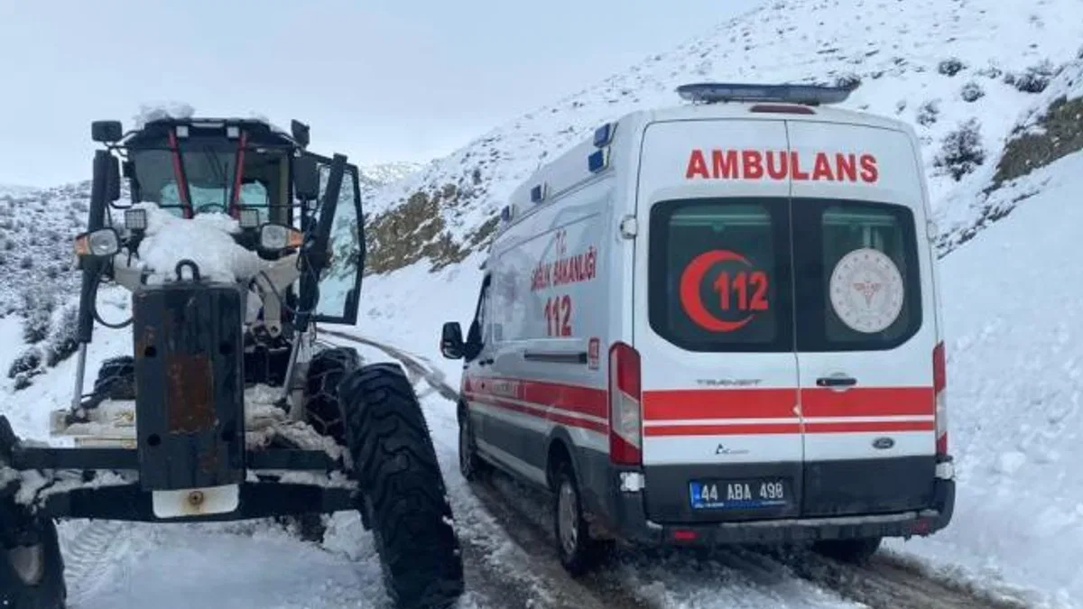 Malatya'da ekipler karla mücadele için seferber