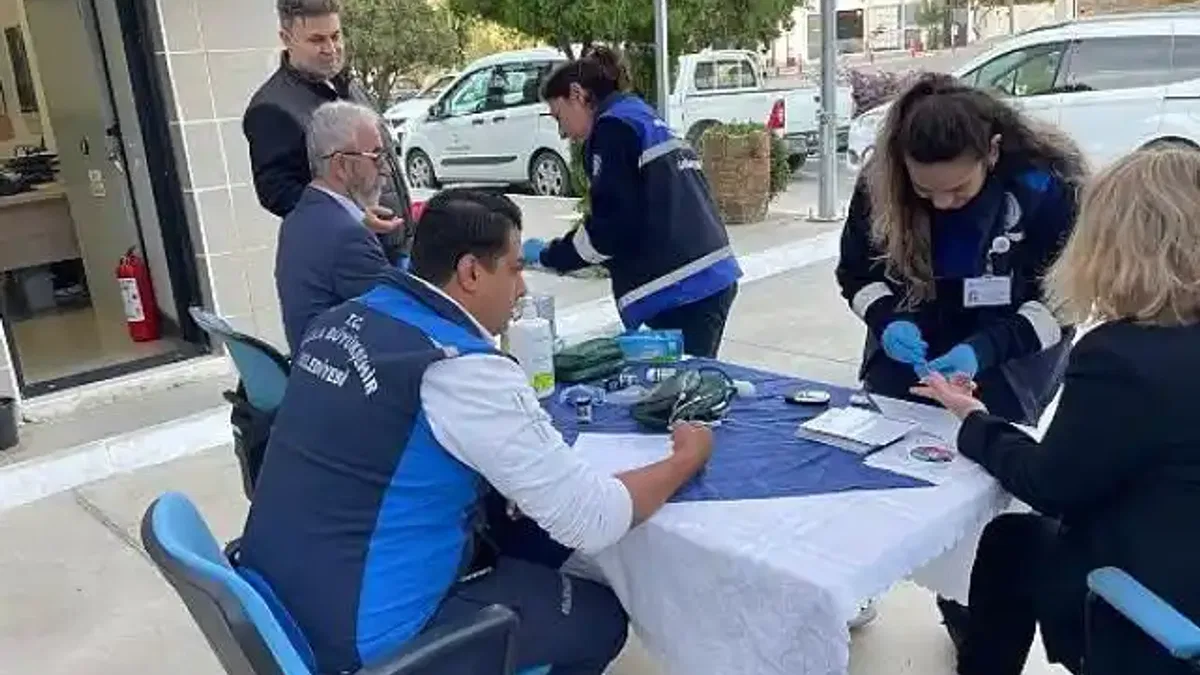 Büyükşehir'den 13 İlçede Şeker Ölçüm ve Diyabet Farkındalık Eğitimi