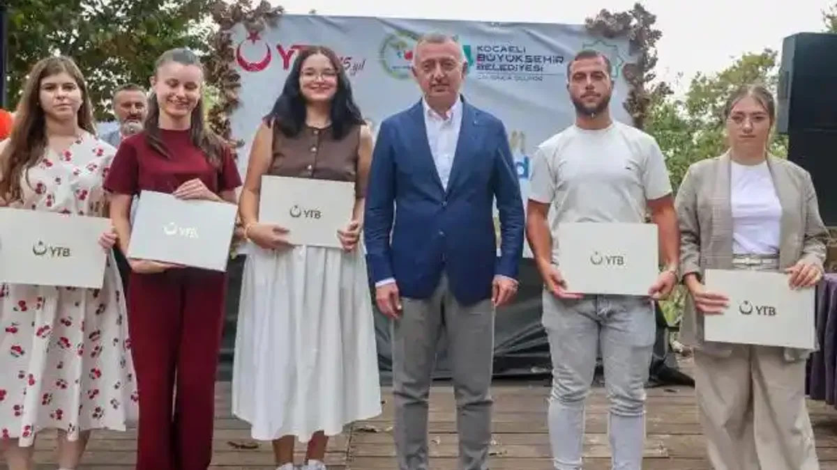 Kocaeli'de Başkan Büyükakın, soydaş gençlerle buluştu
