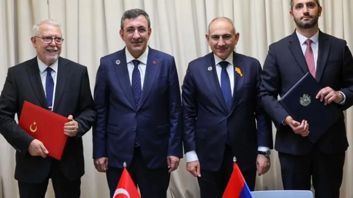 Cumhurbaşkanı Yardımcısı Cevdet Yılmaz Erivan’da temaslarını sürdürüyor