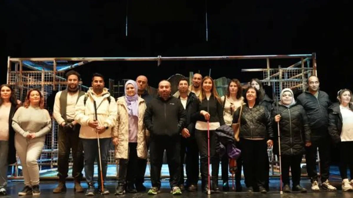 İStanbul AKM'de engelleri aşan tiyatro deneyimi