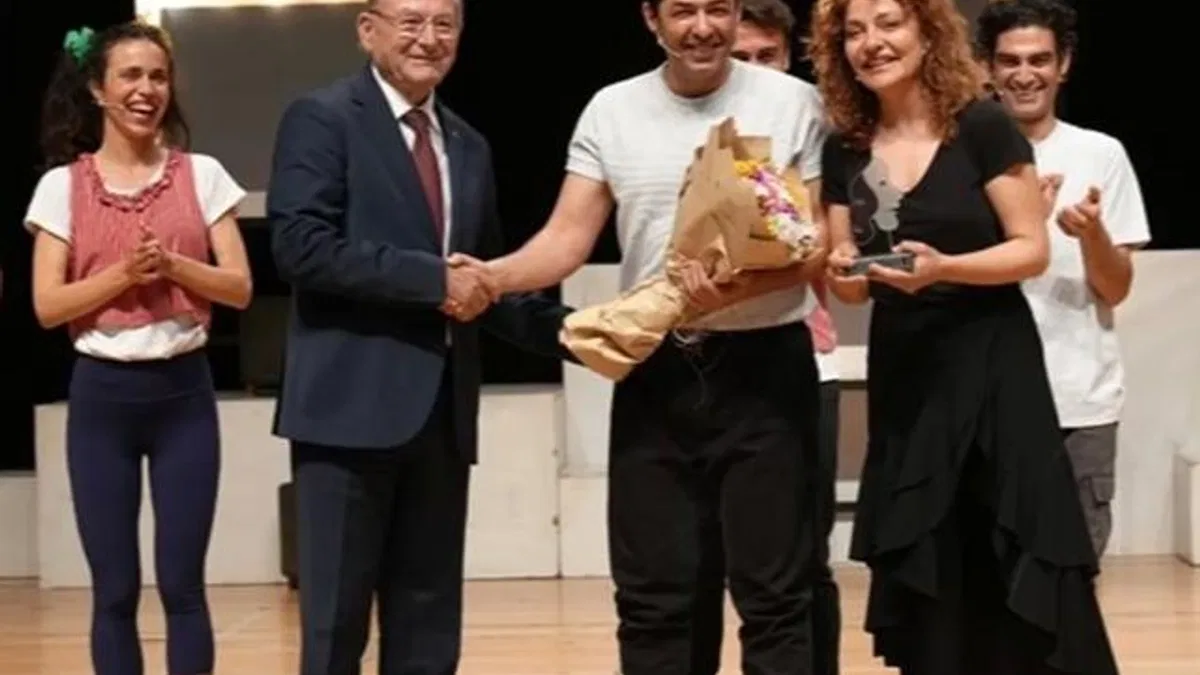 Denizli’de 10 günlük tiyatro şöleni "Deli Bayramı" ile taçlandı