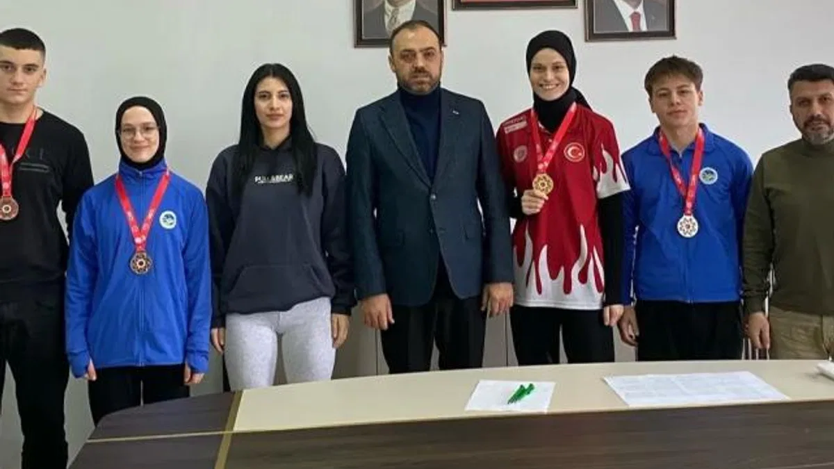 Sakarya’nın şampiyonları Enes Zengin’e misafir oldu