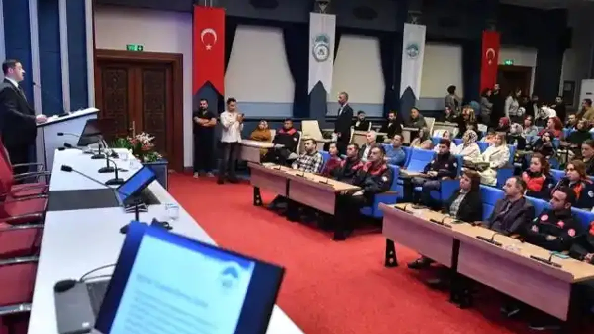 Kayseri Büyükşehir personeline 'Etik Davranış' eğitimi