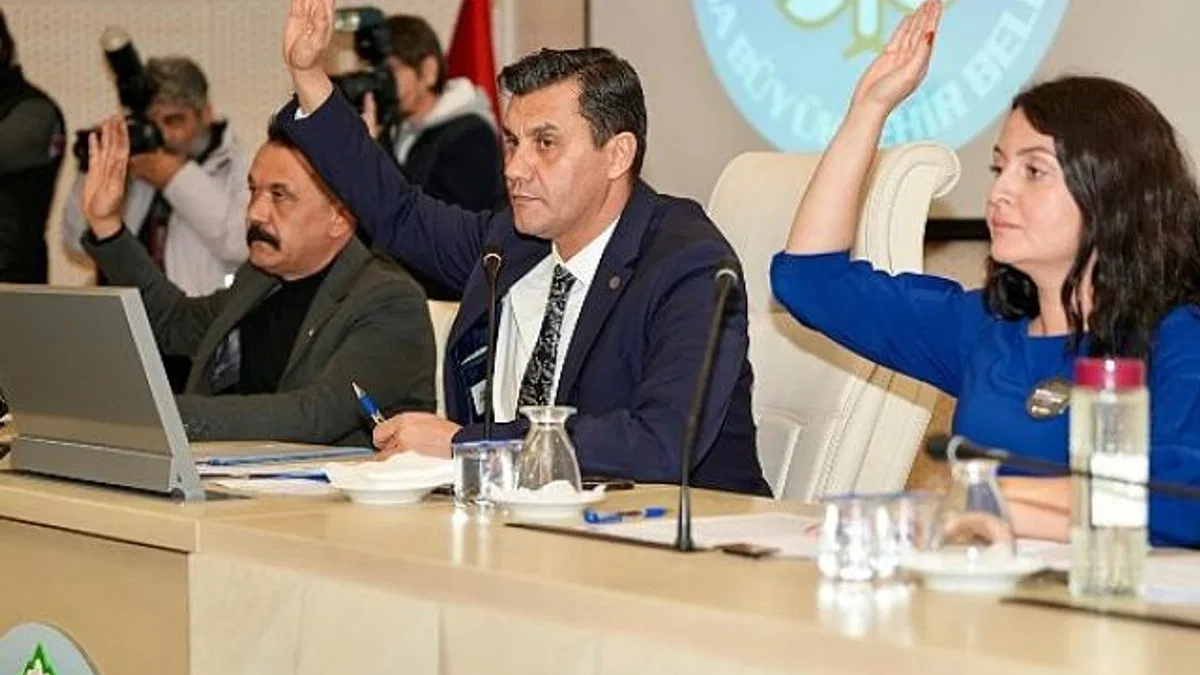 Manisa Büyükşehir Belediyesi'nin 2025 yılı tahmini bütçesi 11 milyar 871 milyon 725 bin lira olarak belirlendi