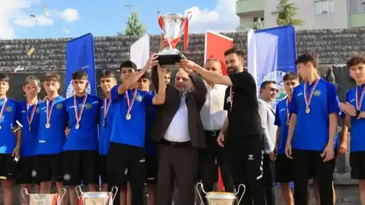 Kayseri Talas'ta Sporcu Fabrikası'ndan 2 yeni oyuncu