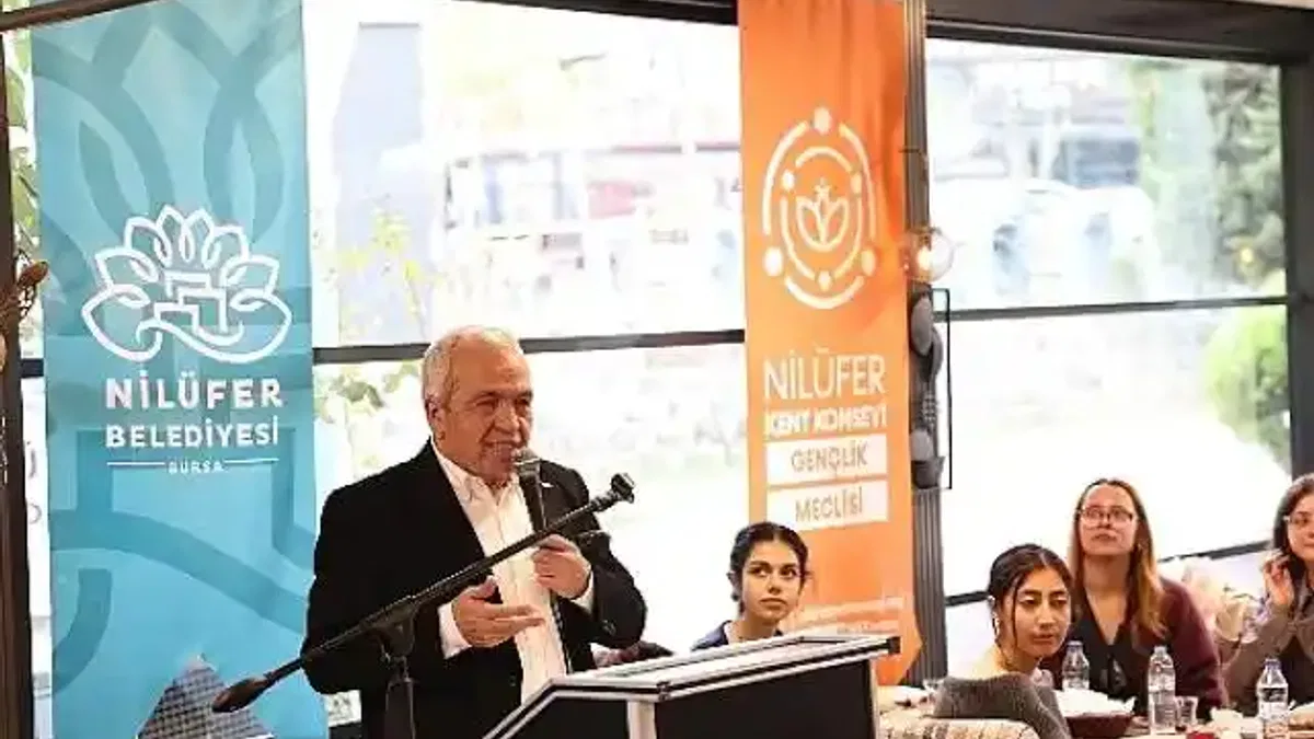 Başkan Şadi Özdemir üniversite öğrencileriyle buluştu