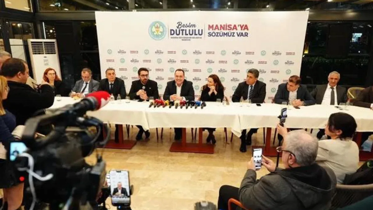 Manisa'da Başkan Dutlulu gazetecilerle buluştu