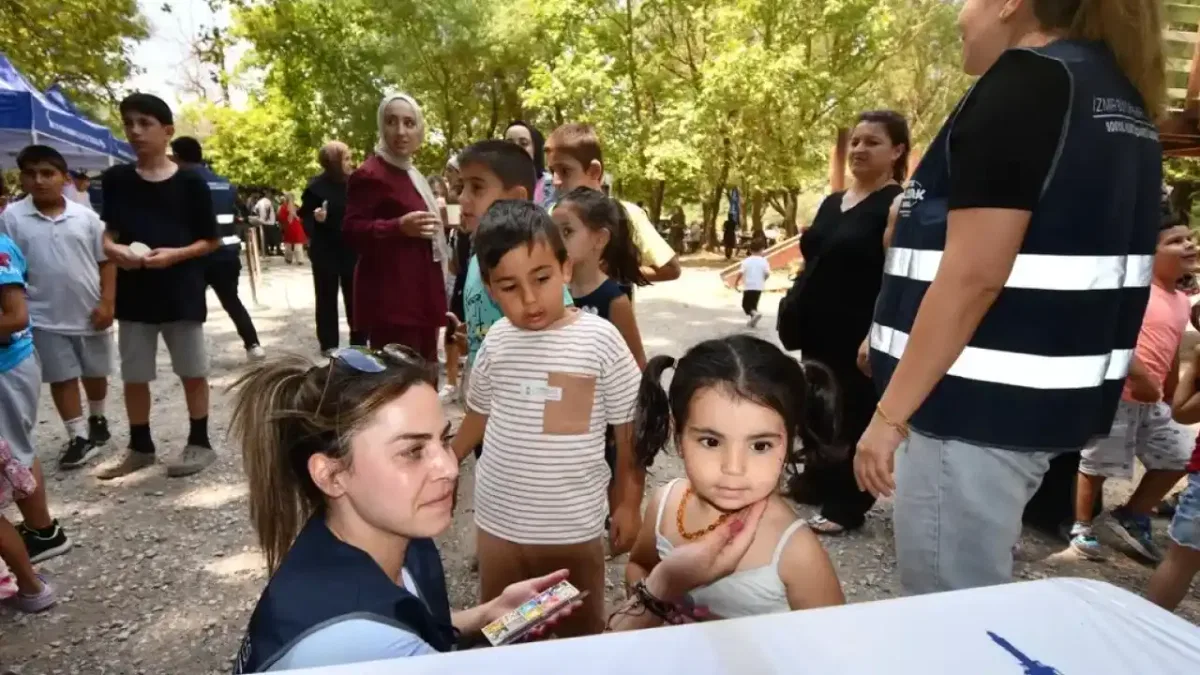 İzmir Bayraklı Karagöl’de sosyal dayanışma pikniği
