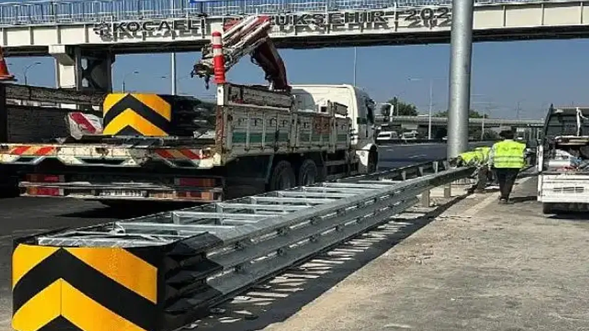 Büyükşehir'den 65 bin metre oto korkuluk