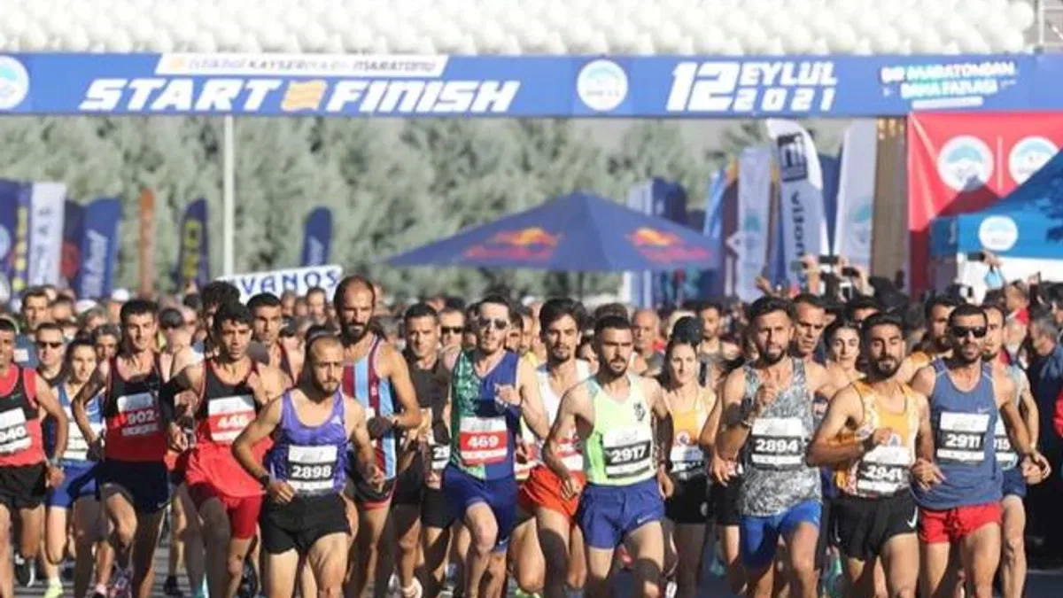 4'ncü Kayseri Yarı Maratonu halk koşusunda kayıt zamanı