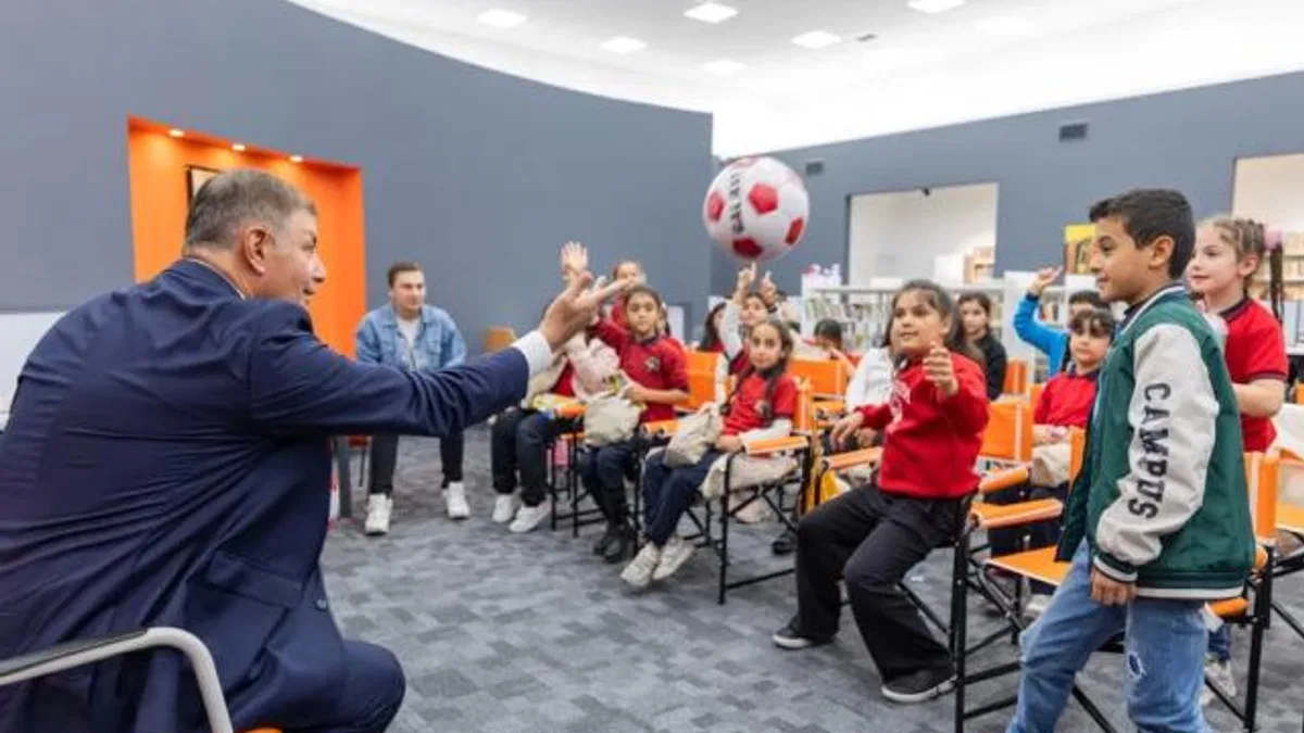 Başkan Tugay okudu, Kadifekaleli çocuklar dinledi