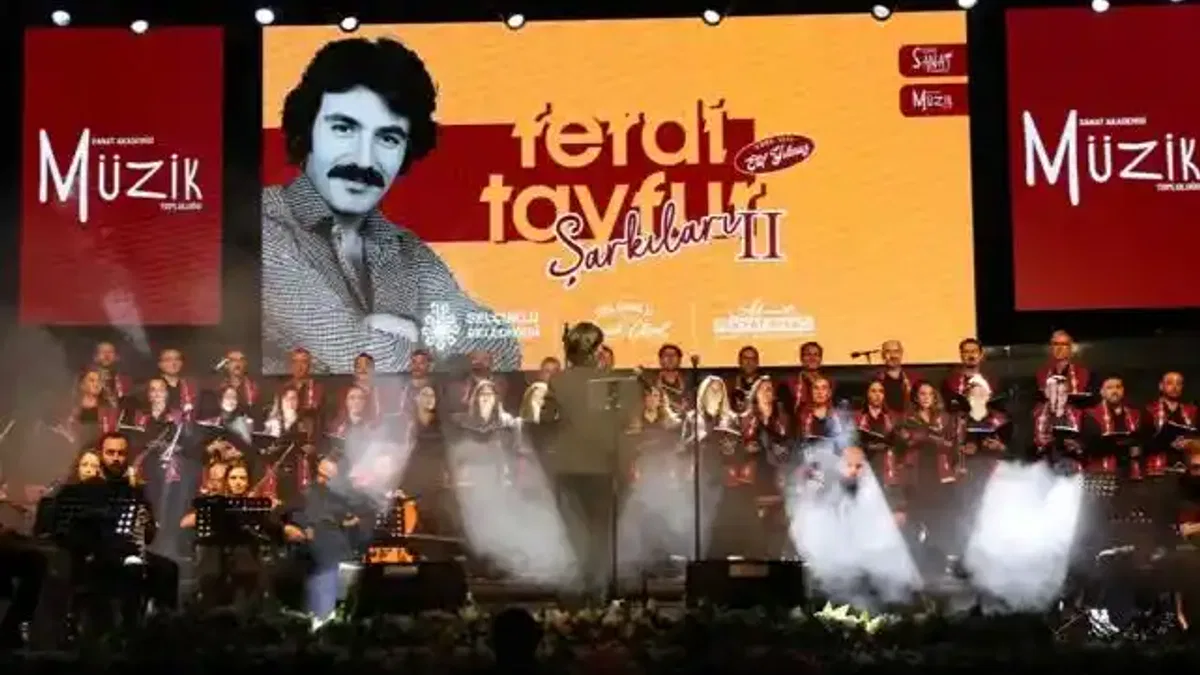 Konya Selçuklu'da Ferdi Tayfur şarkıları ikinci kez yankılandı