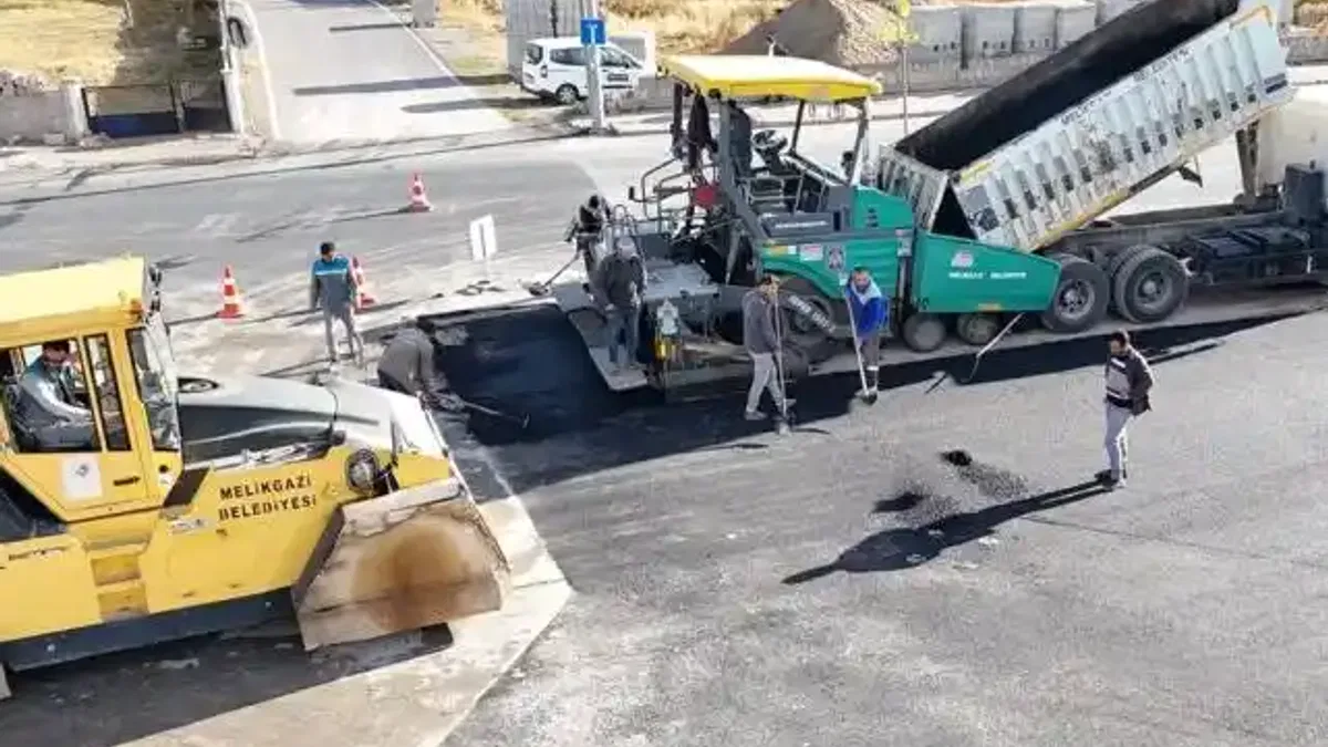 Kayseri Melikgazi'de tam gaz asfalt çalışması