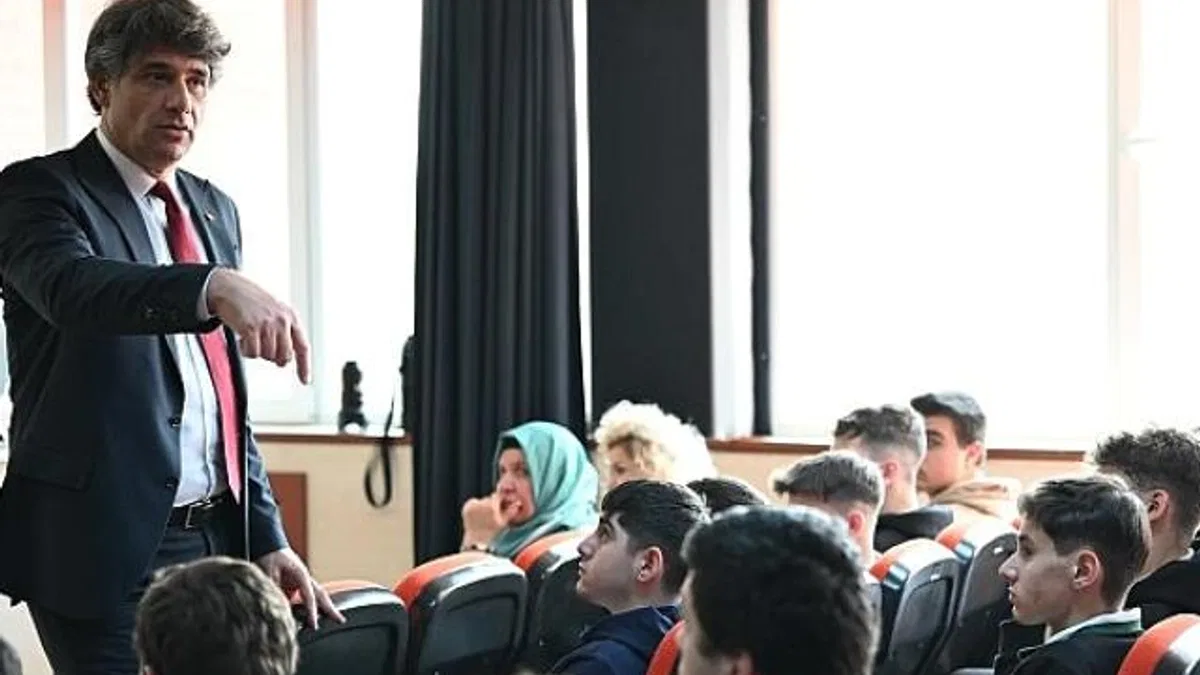 Başkan Kocaman, gençleri dinlemeye devam ediyor