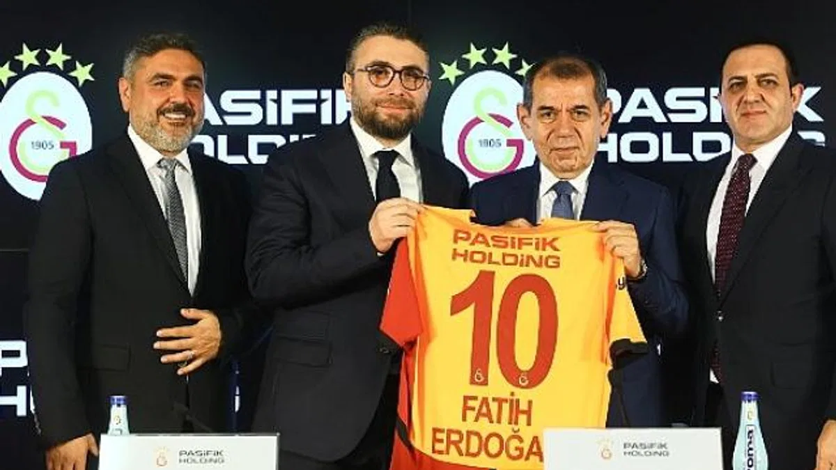 Pasifik Holding Galatasaray Futbol A Takımı'na forma sırt sponsoru oldu