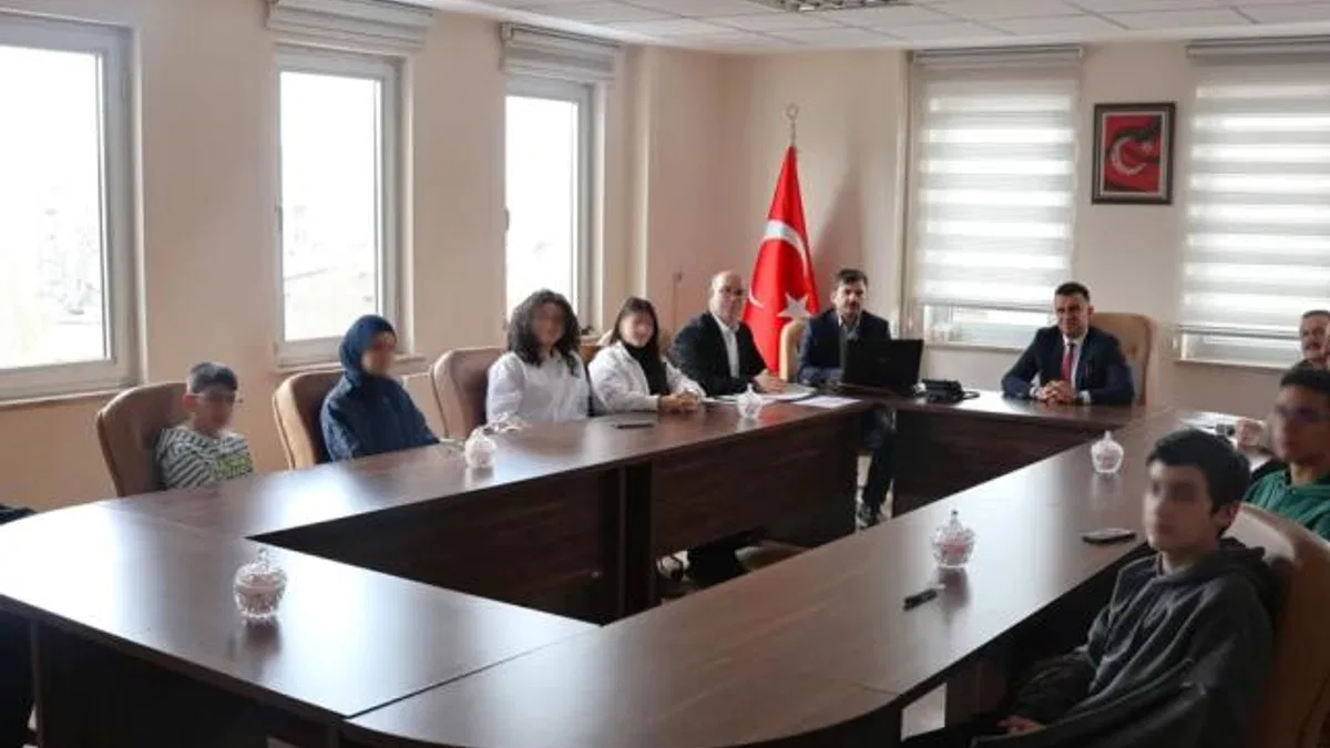 Erzurum’da Çocuk Hakları Komitesi üyelerine dijital okuryazarlık ve akran zorbalığı ile mücadele eğitimi
