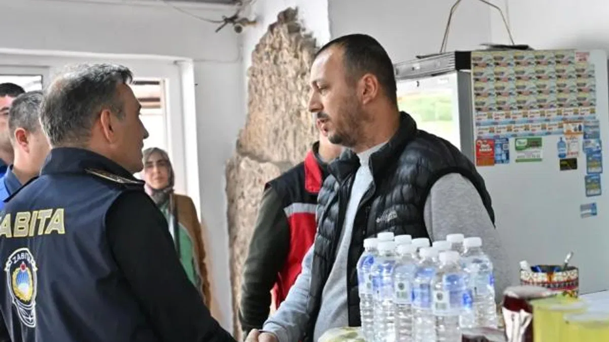 Manisa Büyükşehir'den okul önlerinde seyyarlara sıkı denetim