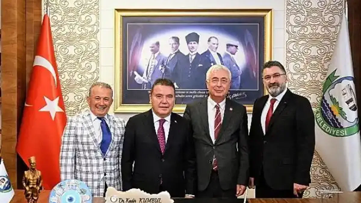 Başkan Muhittin Böcek Serik'te
