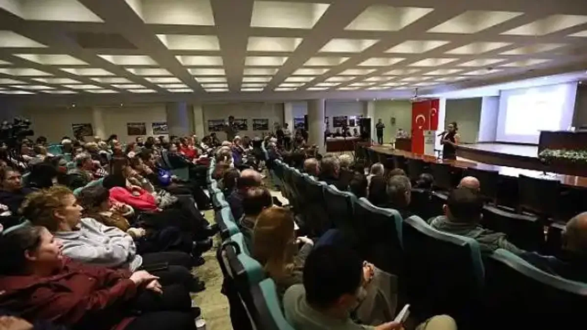 Meryem Ana Evi otopark gelirleri ellerinden alınan Efes Selçuklular, "Yoksulluk ve Kent Hakkı" için buluştu
