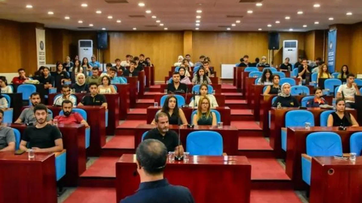 Diyarbakır'da stajyerlere iş sağlığı ve güvenliği eğitimi