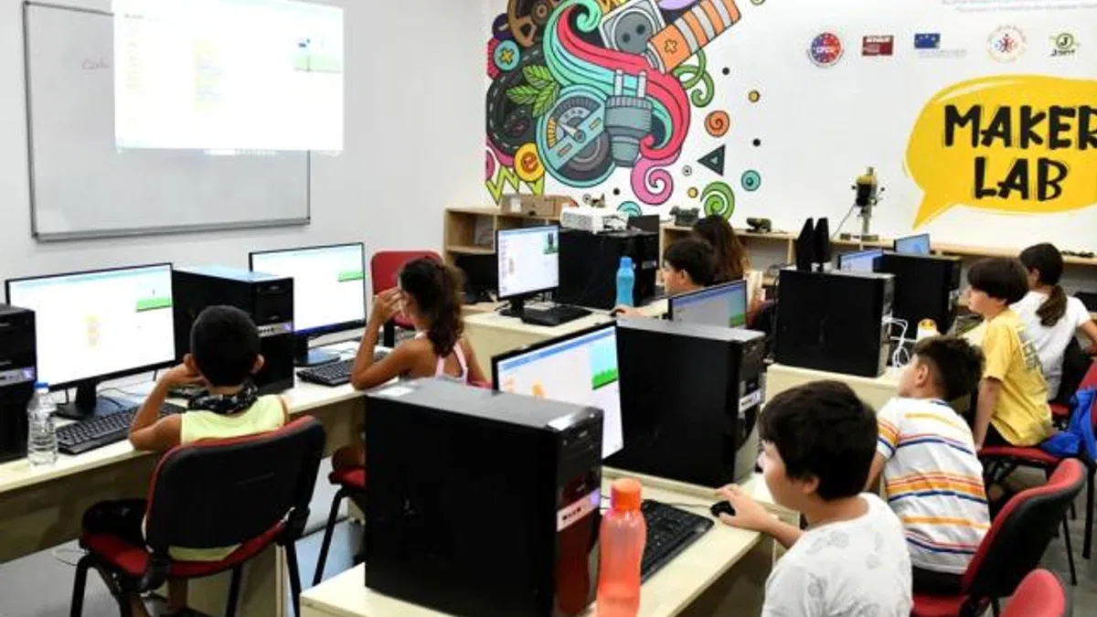Antalya’da çocuklara robotik kodlama eğitimi