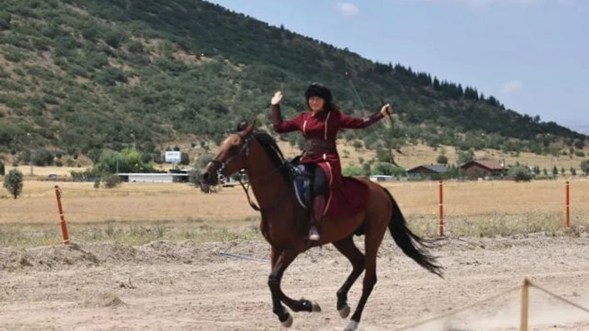 Talas'ta atlı okçuluk heyecanı