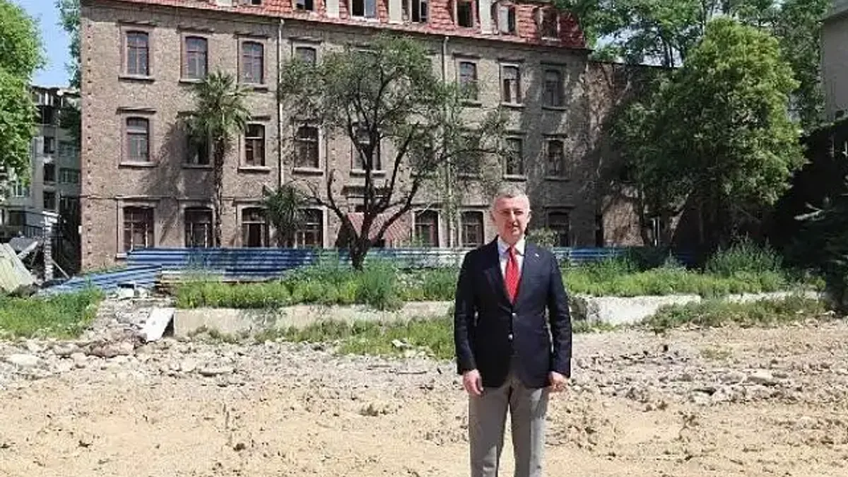 Büyükşehir'den yeni bir yaşam alanı daha; Sörler Okulu'na çok amaçlı çevre düzenlemesi