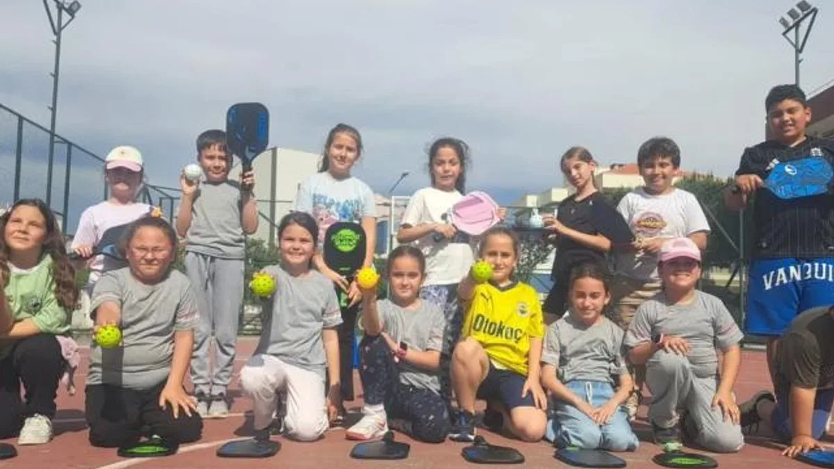 İzmir'de Bostanlıspor’dan Pickleball için “Aile Okulu”