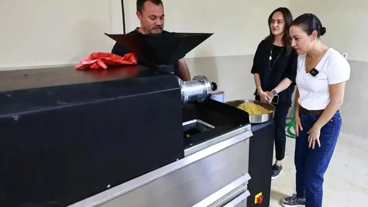 Efes Selçuk’ta atık yemekler mamaya dönüşüyor