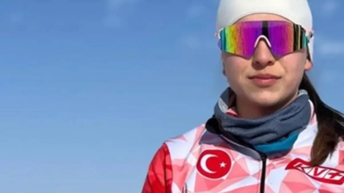Kış Olimpiyatları'na katılan milli kayakçılara Bakan Bak'tan tebrik mesajı