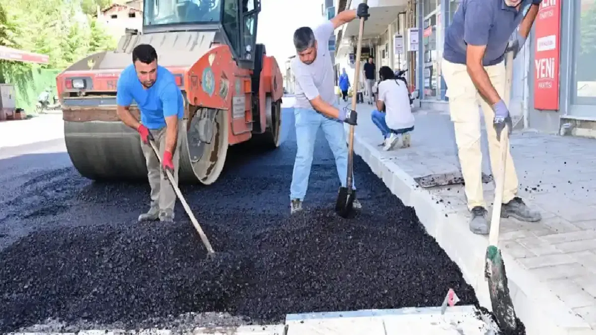 Manisa'da yılların yol sorunu çözülüyor