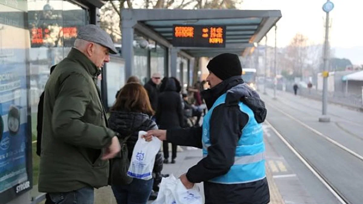 Büyükşehir, 4 bin 600 kandil simidi dağıttı