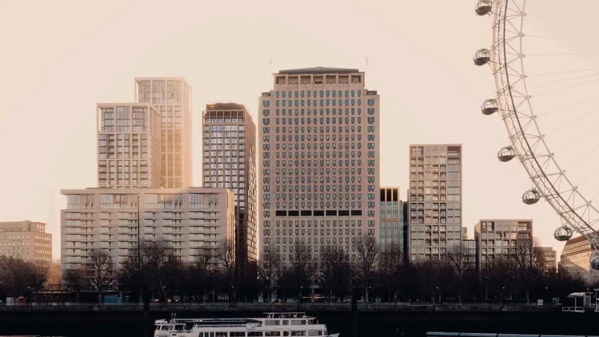 South Bank’ın nehir kıyısı yaşamını tamamlayan modern bir başyapıt: SEVEN
