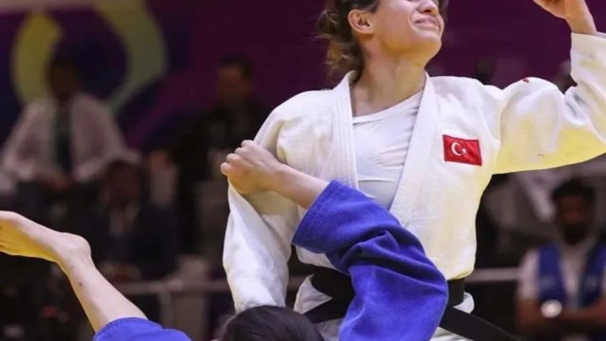 Tuğçe Beder'den Riyad'da altın madalya