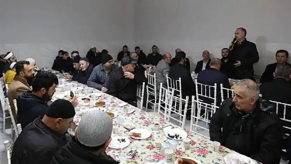 Bereket Sofrası Fetih 1453 Camiinde Kuruldu