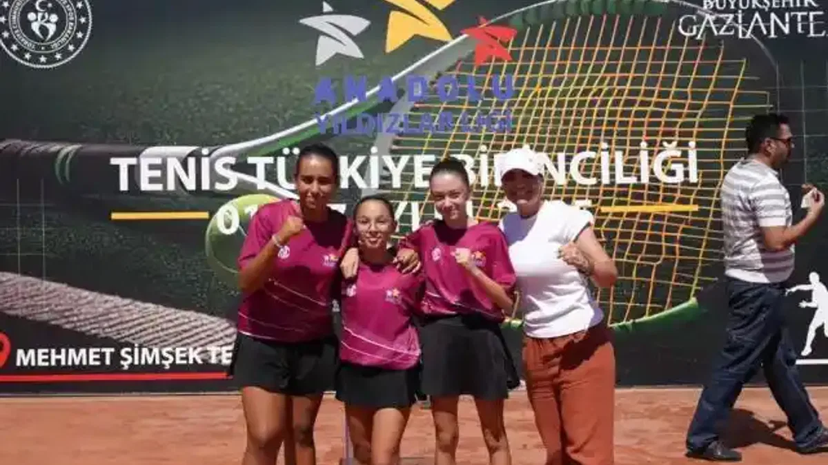 Büyükşehir’in tenis takımından gururlandıran başarı